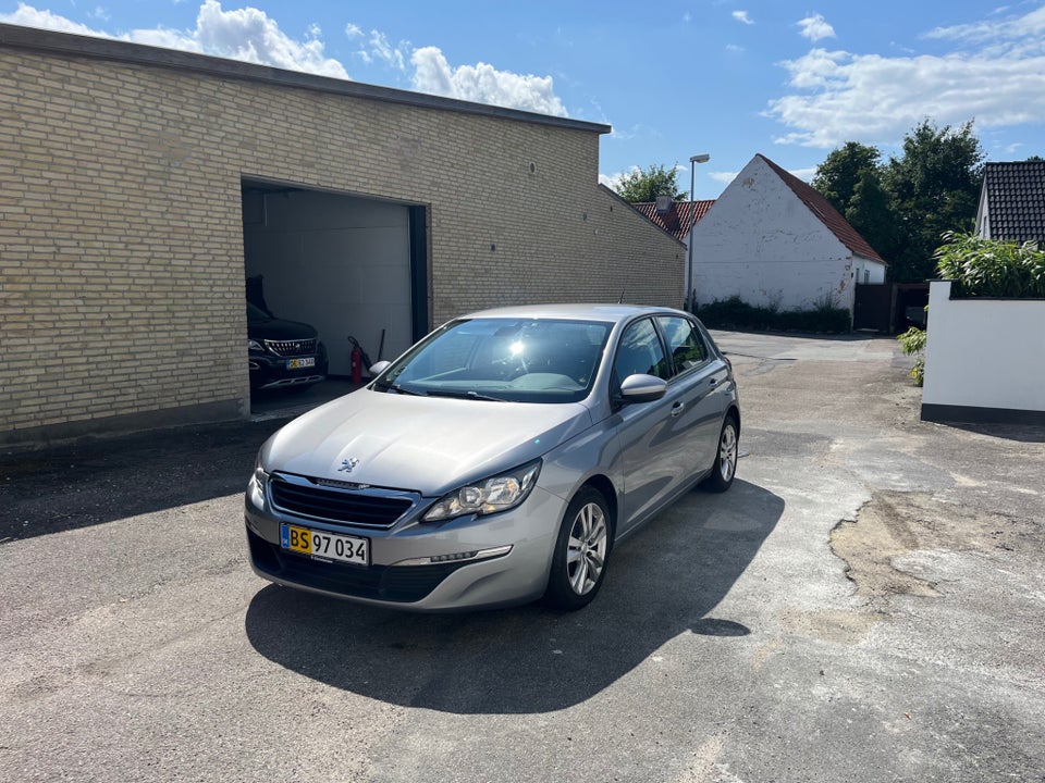 Peugeot 308 1,6 BlueHDi 120 Style Van 5d