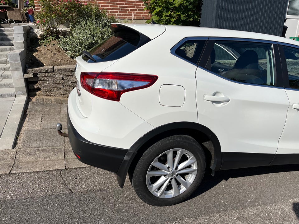 Nissan Qashqai 1,2 Dig-T 115 Acenta 5d