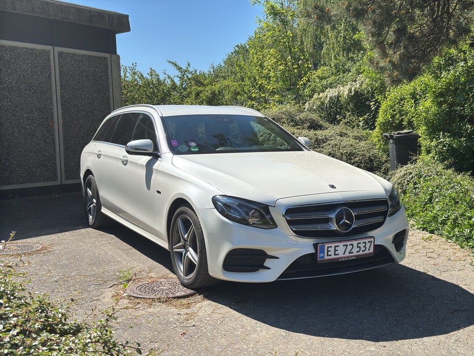 Mercedes E300 de 2,0 AMG Line stc. aut. 5d