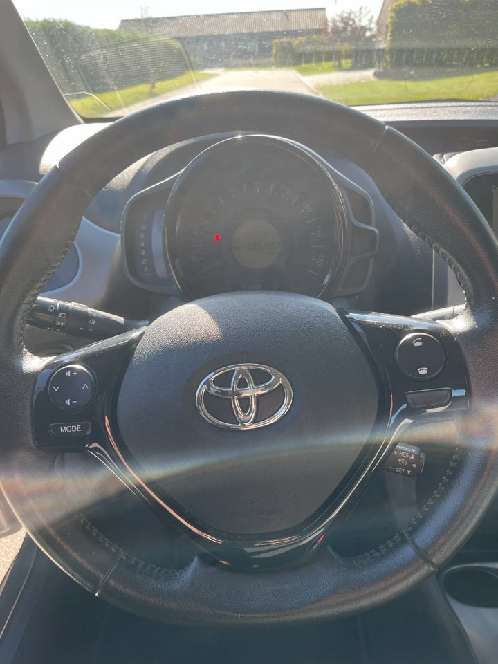 Toyota Aygo 1,0 VVT-i x-play 5d