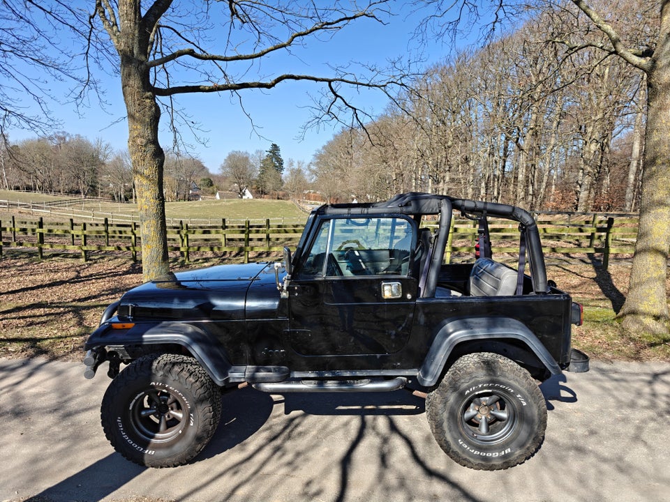 Jeep Wrangler 2,5  2d