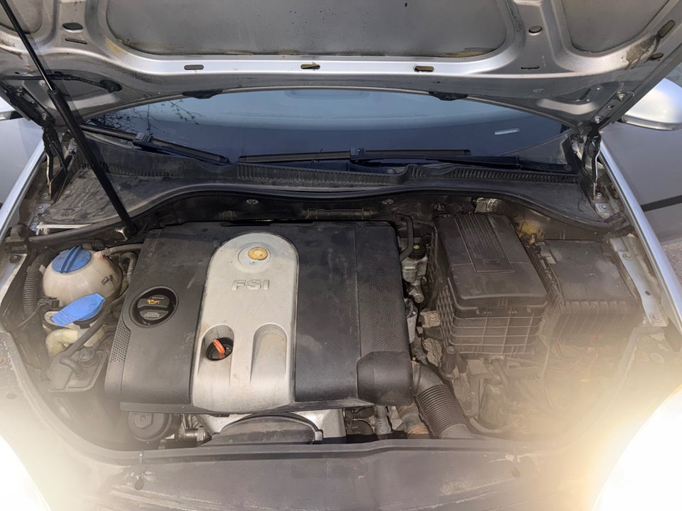 VW Golf V 1,6 FSi Tiptr. 5d