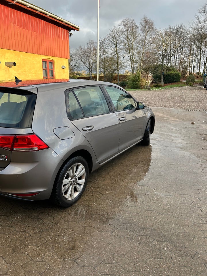 VW Golf VII 1,6 TDi 110 Comfortline Variant DSG BM 5d
