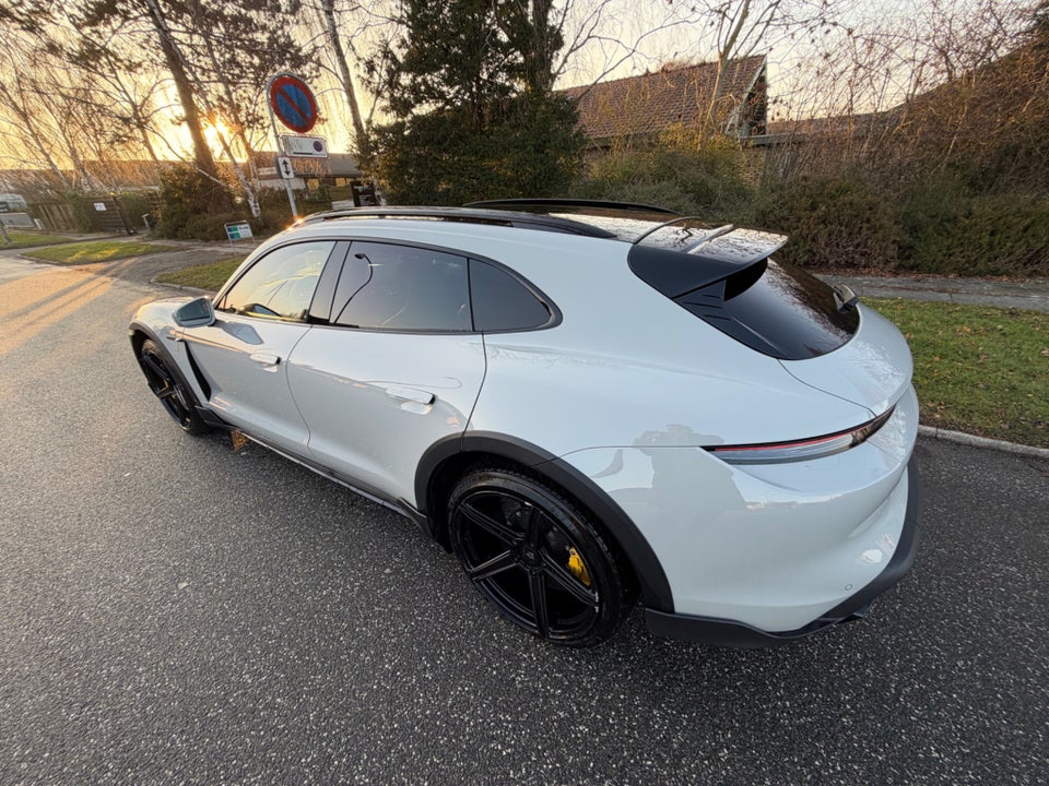 Porsche Taycan 4S Performance+ Cross Turismo 5d