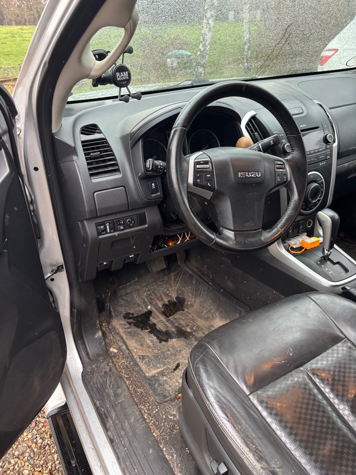 Isuzu D-Max 2,5 TD 163 Crew Cab Exclusive aut. 4d