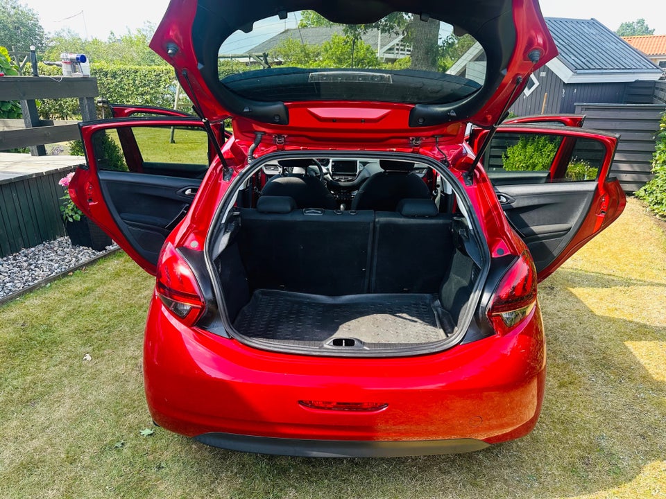 Peugeot 208 1,6 BlueHDi 100 Intense 5d