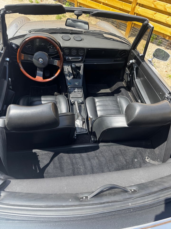 Alfa Romeo Spider 2,0 Cabriolet 2d