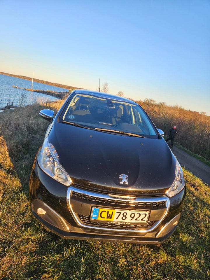 Peugeot 208 1,6 BlueHDi 100 Allure Van 5d