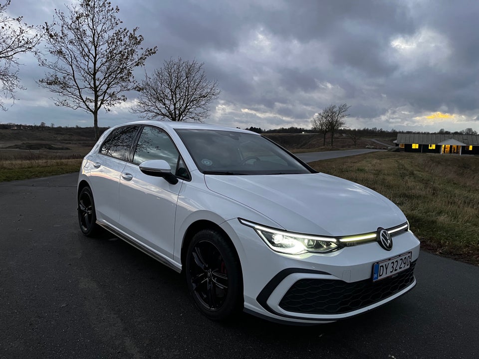 VW Golf VIII 1,4 GTE DSG 5d