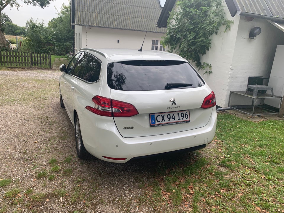 Peugeot 308 1,5 BlueHDi 130 Special Pack 5d