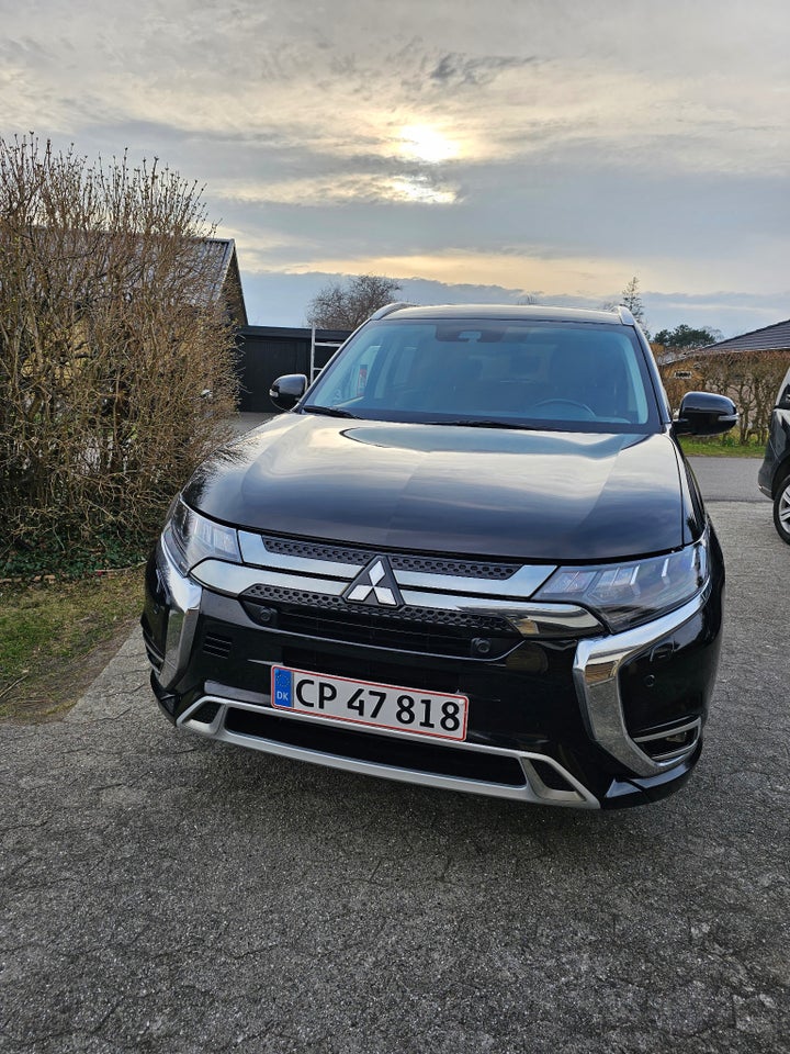 Mitsubishi Outlander 2,4 PHEV Intense CVT 4WD 5d