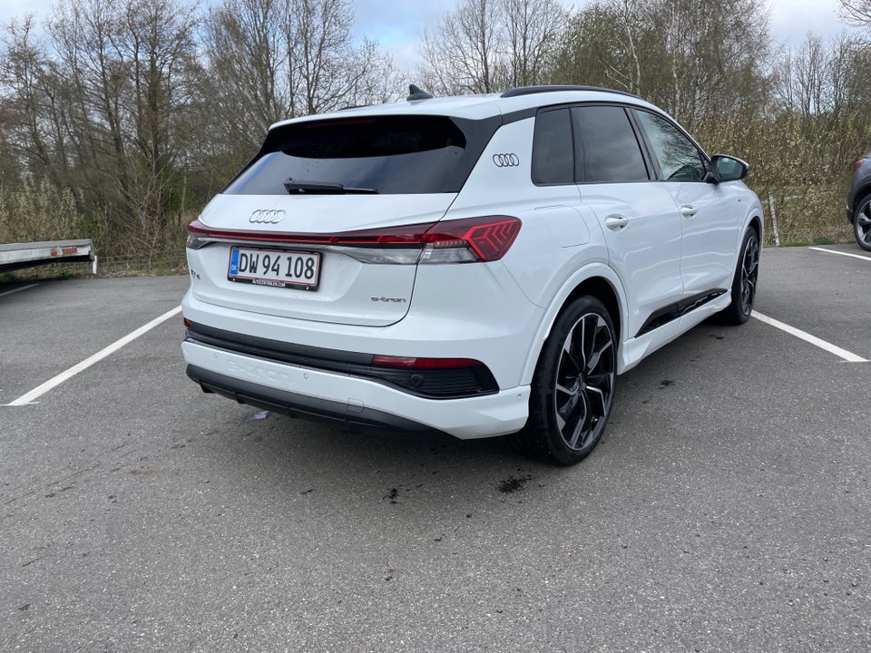 Audi Q4 e-tron 35 S-line 5d