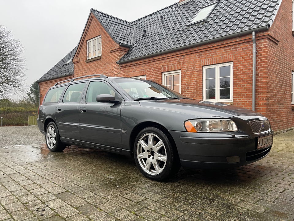 Volvo V70 2,4 170 5d