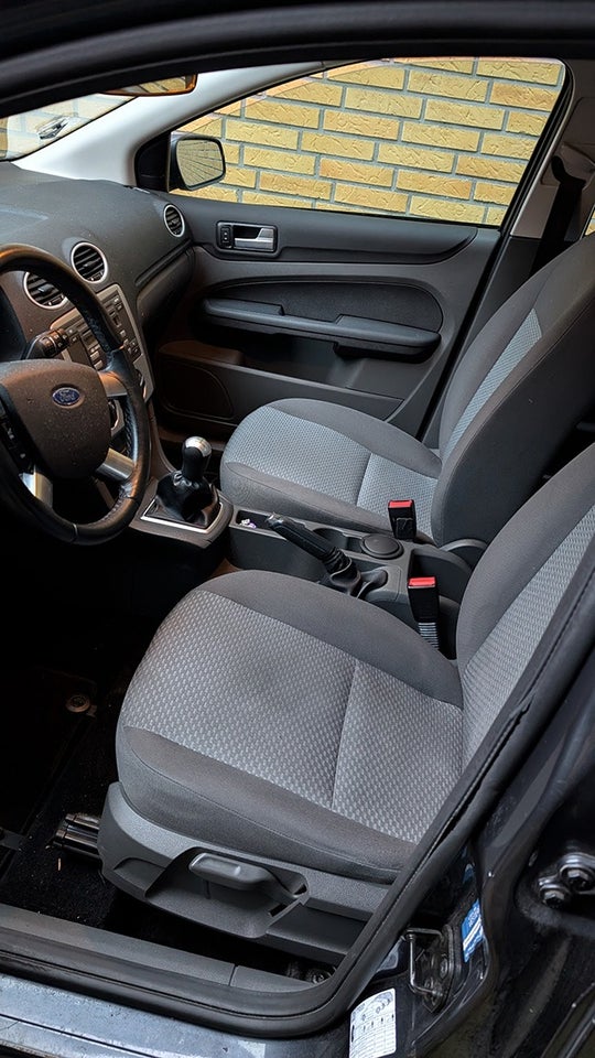 Ford Focus 1,6 Trend 100 5d