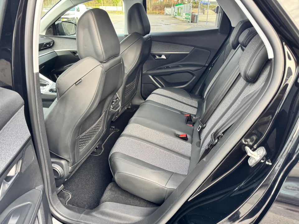 Peugeot 3008 1,5 BlueHDi 130 Allure EAT8 5d