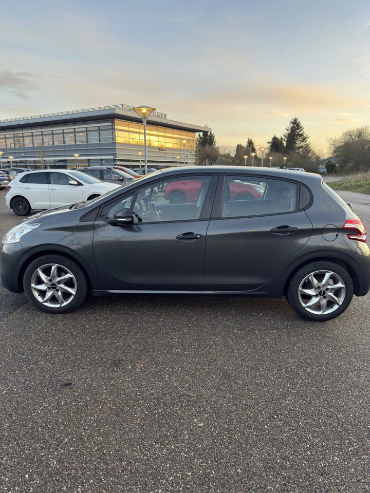Peugeot 208 1,0 VTi Access 5d