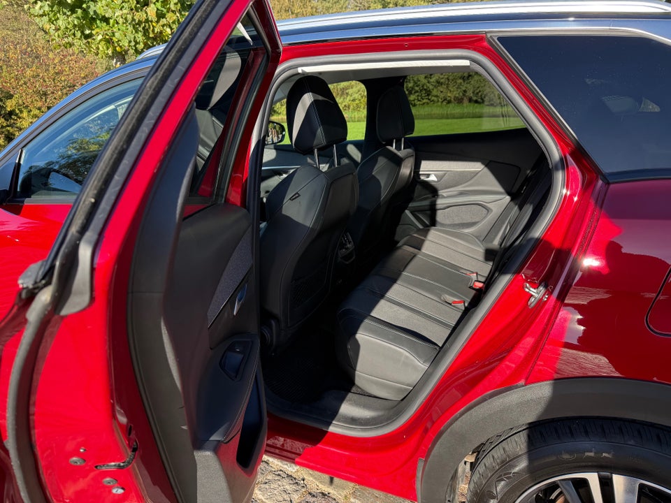 Peugeot 3008 1,6 Hybrid First Selection EAT8 5d