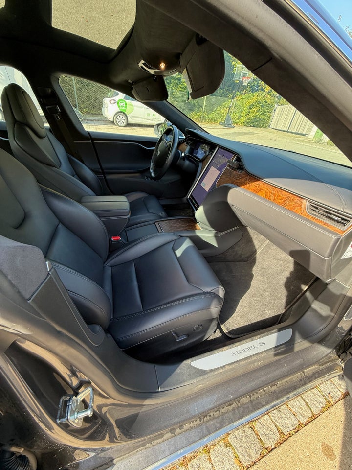 Tesla Model S Standard Range AWD 5d