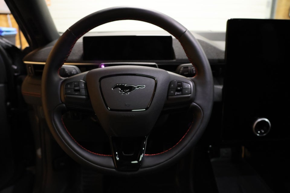 Ford Mustang Mach-E 70 Premium Standard Range AWD 5d