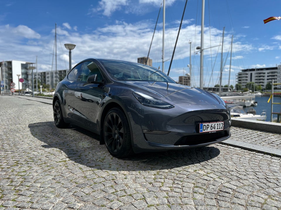 Tesla Model Y Long Range AWD 5d