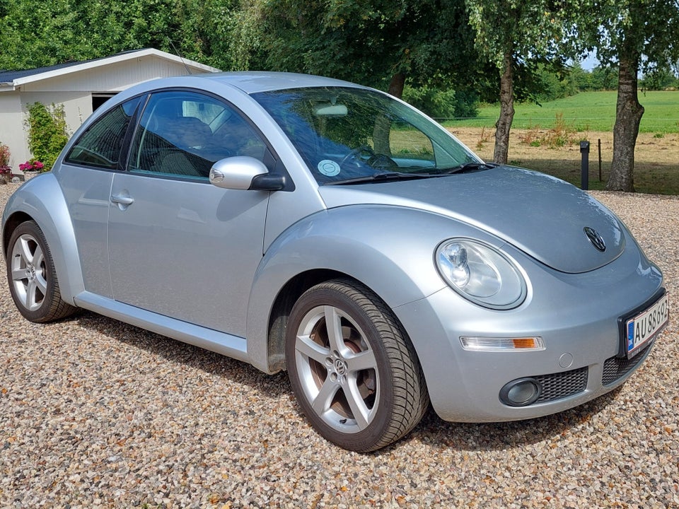 VW New Beetle 1,6 Trendline 2d