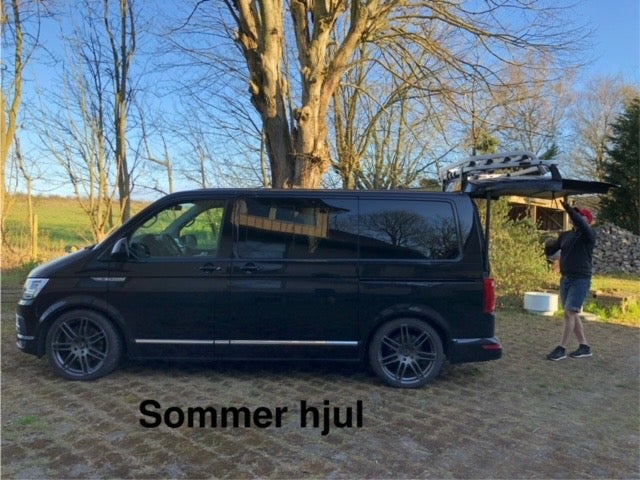 VW Multivan 2,0 TDi 204 Highline DSG kort