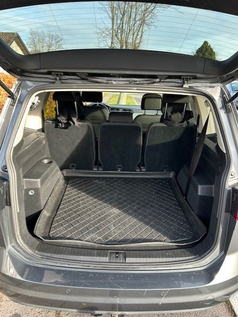 VW Touran 1,6 TDi 115 Comfortline Connect DSG 7prs 5d