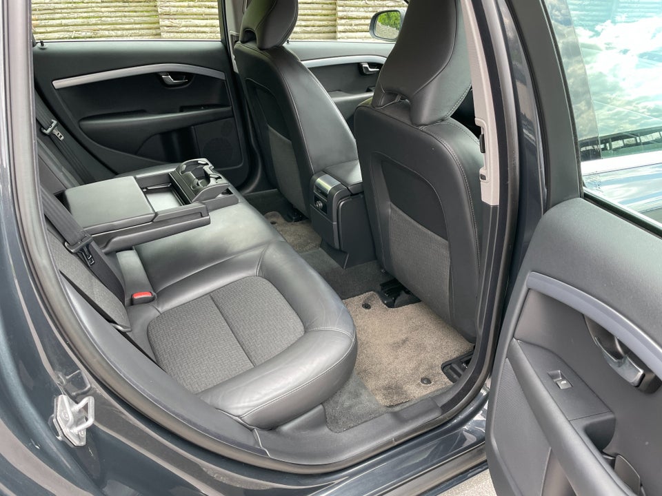 Volvo V70 2,0 T4 190 Momentum aut. 5d