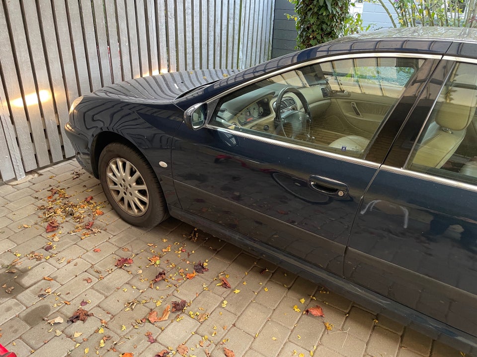 Peugeot 607 2,2 Ibene aut. 4d