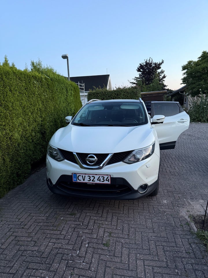 Nissan Qashqai 1,6 dCi 130 Tekna+ 5d