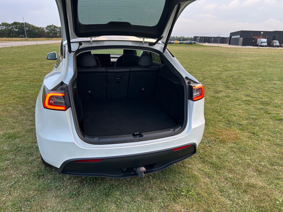 Tesla Model Y RWD 5d