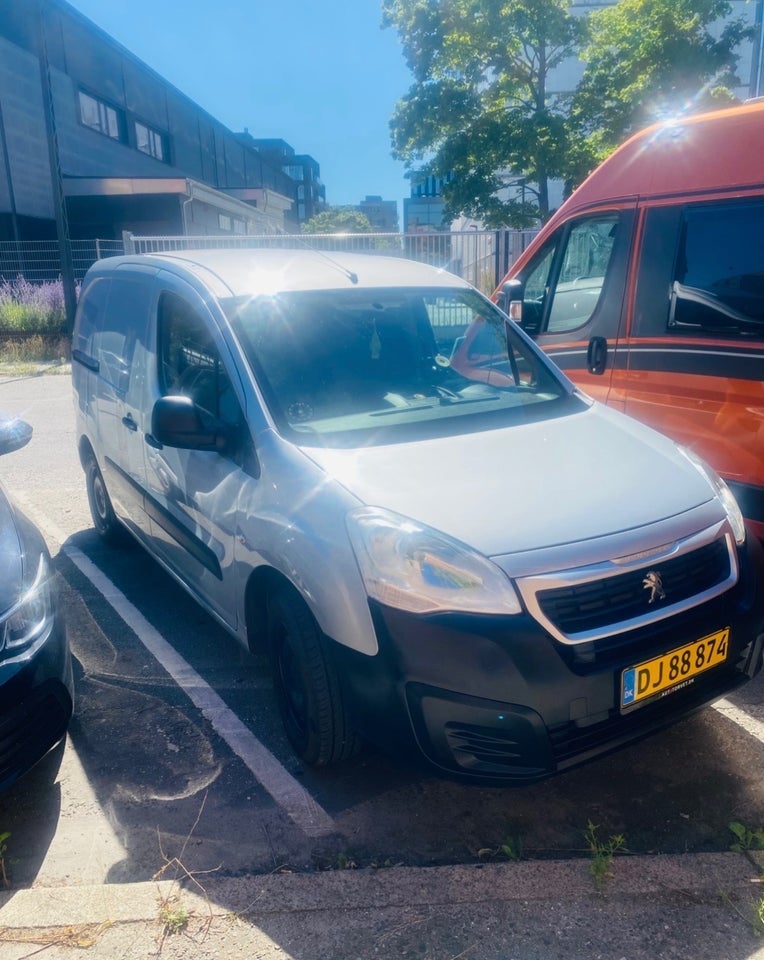 Peugeot Partner 1,6 BlueHDi 100 L1 Flex Van 5d