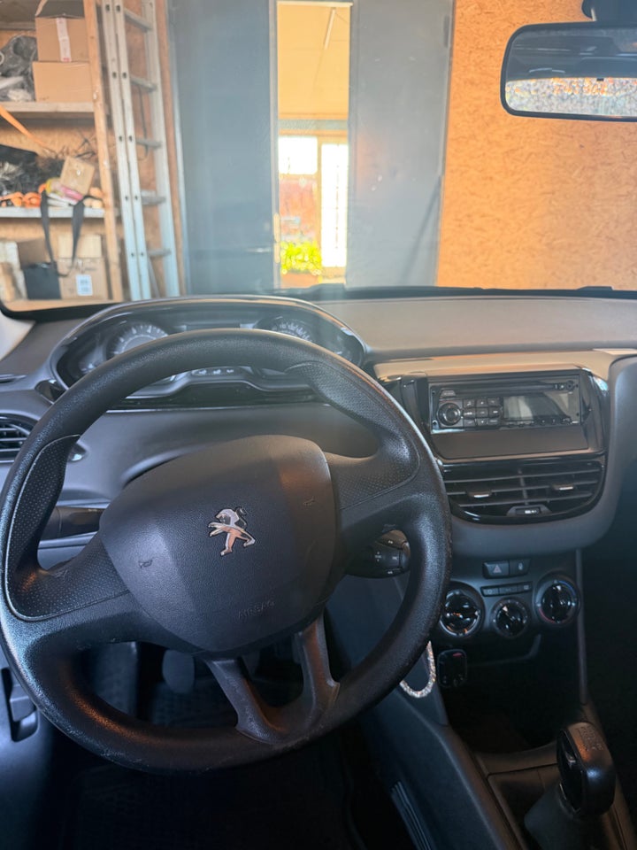 Peugeot 208 1,0 VTi Access 5d