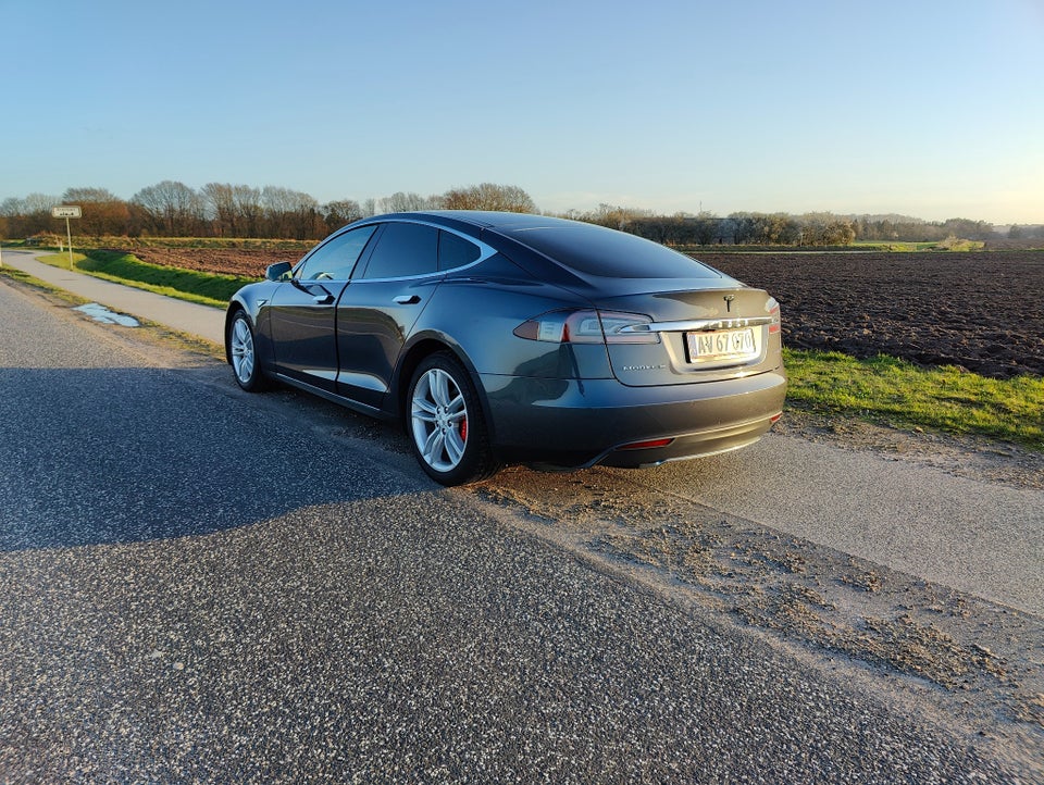 Tesla Model S P85D 5d