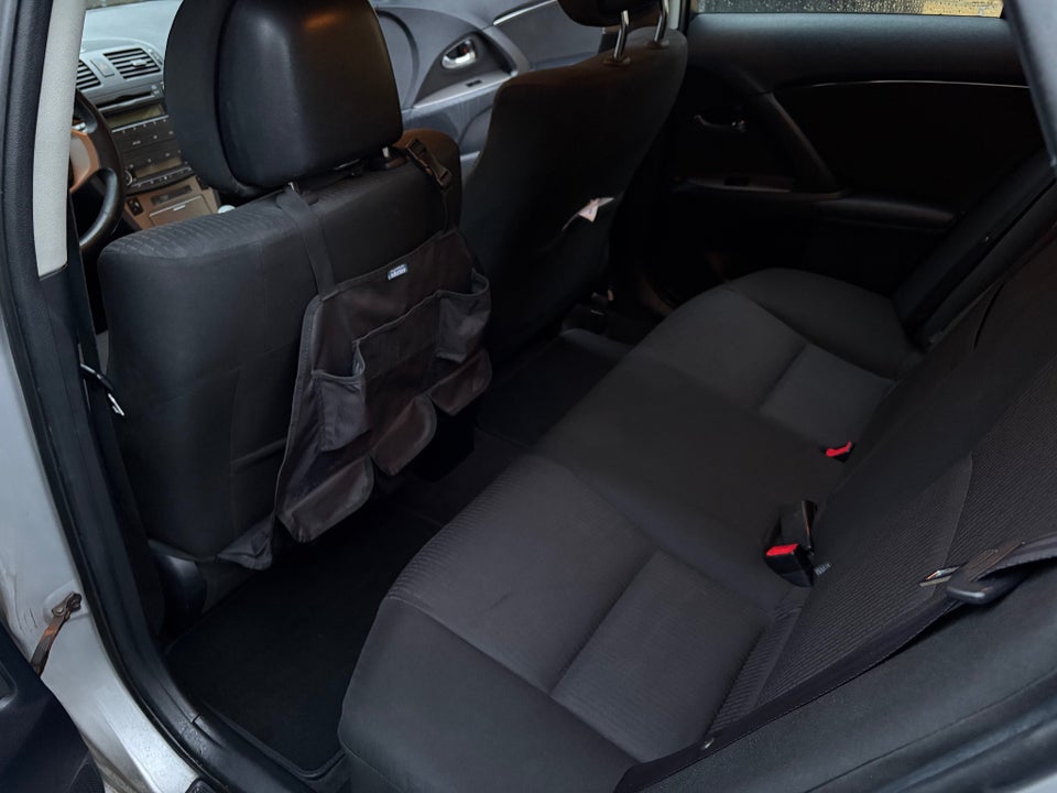 Toyota Avensis 2,0 D-4D T1 4d