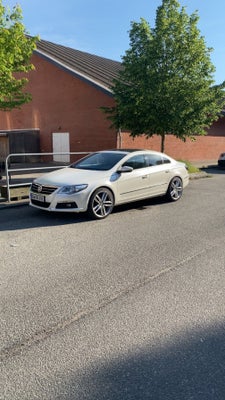 VW Passat CC 2,0 TDi 140 DSG 4d