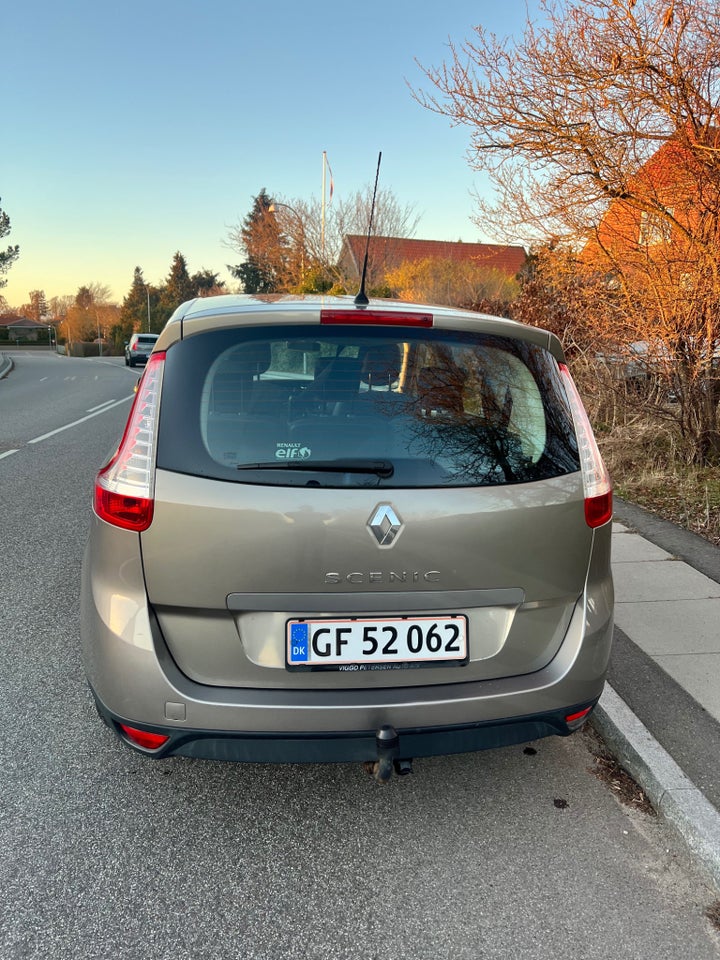 Renault Grand Scenic III 1,6 16V Expression 7prs 5d