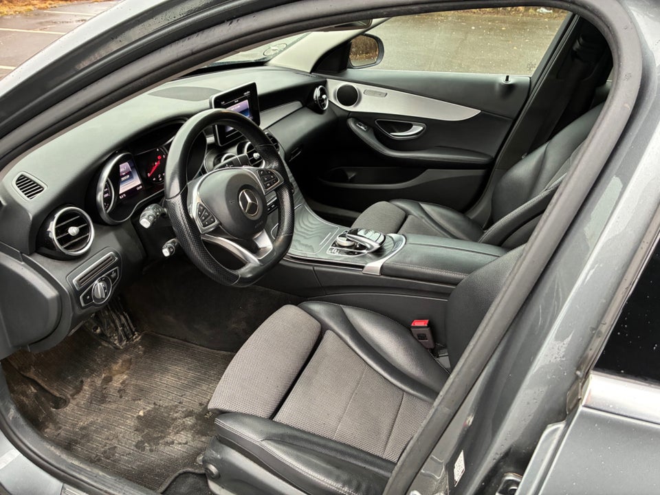 Mercedes C220 d 2,2 AMG Line stc. aut. 5d