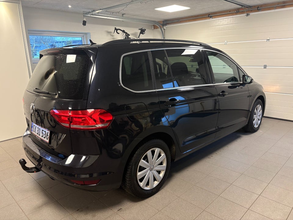 VW Touran 1,6 TDi 115 IQ.Drive DSG 7prs 5d