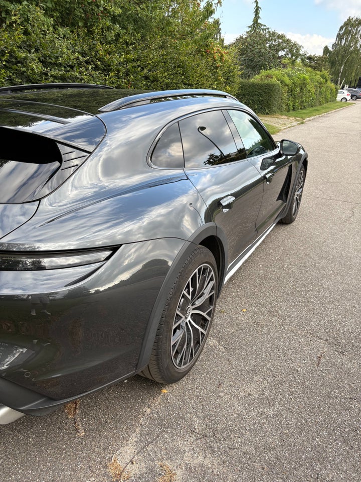 Porsche Taycan 4 Performance+ Cross Turismo 5d