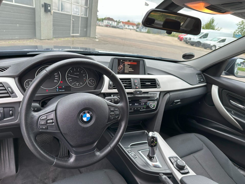 BMW 320i 2,0 aut. 4d