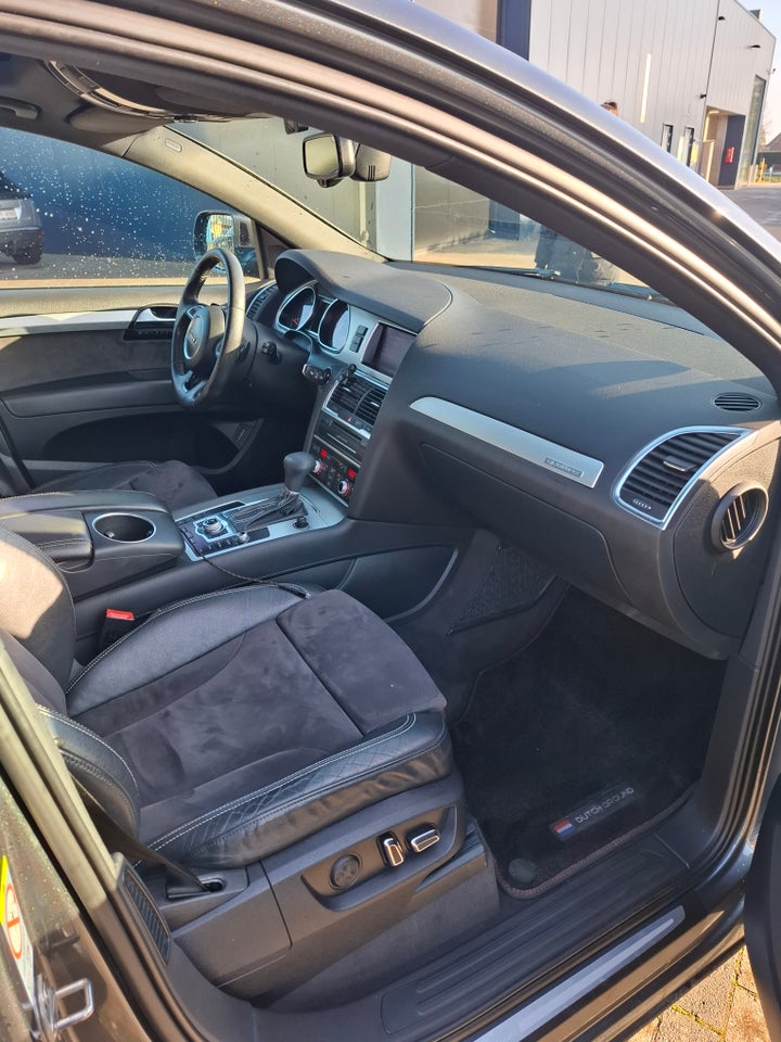 Audi Q7 3,0 TDi S-line quattro Tiptr. 7prs 5d