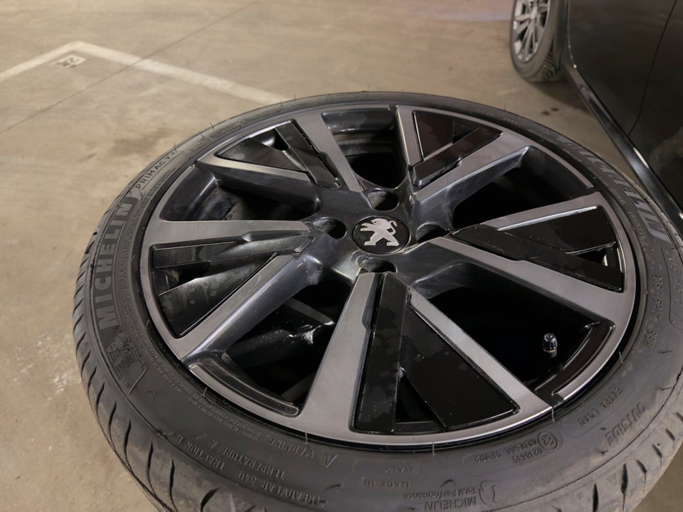 Peugeot e-208 50 GT 5d