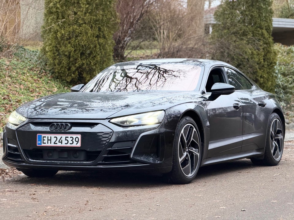Audi e-tron GT quattro 4d