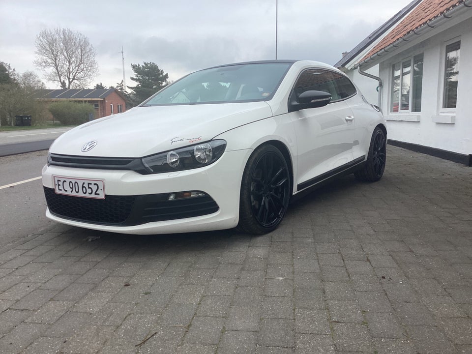 VW Scirocco 2,0 TDi 140 Sport DSG 3d
