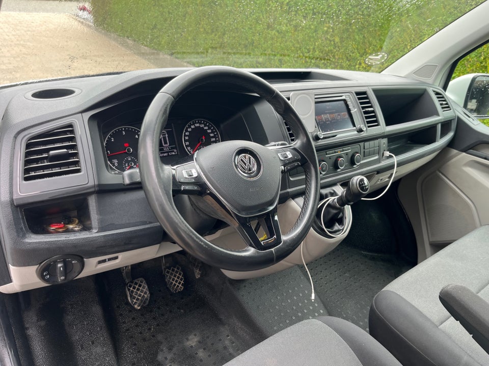 VW Transporter 2,0 TDi 150 Kassevogn lang