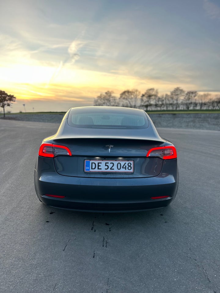 Tesla Model 3 Standard Range+ RWD 4d