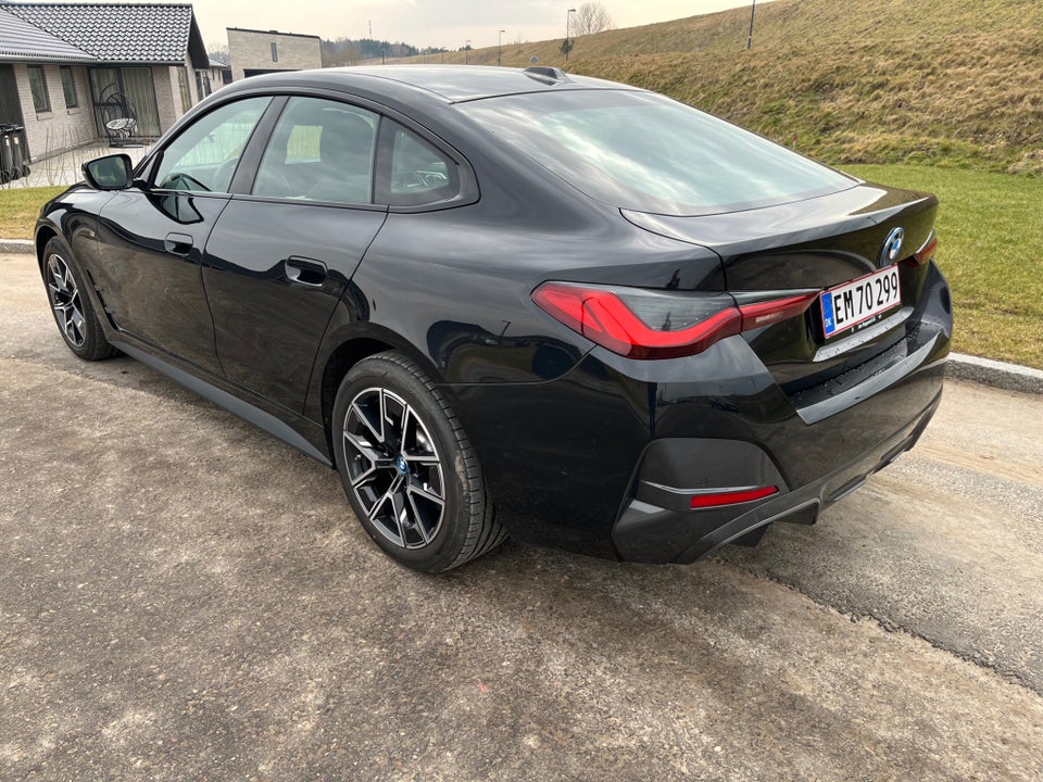 BMW i4 eDrive35 Charged 5d