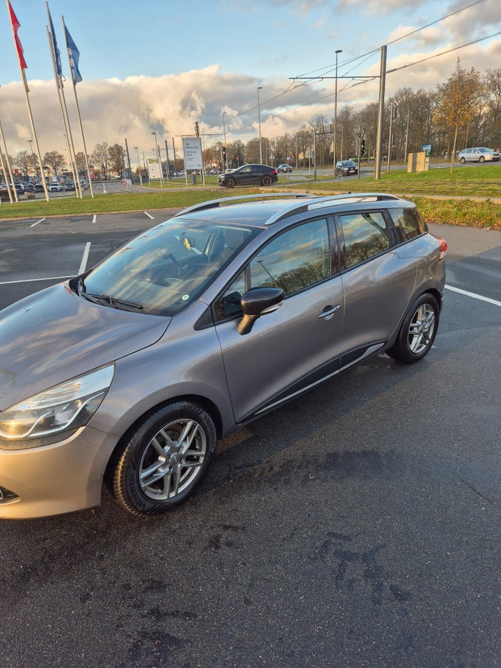 Renault Clio IV 1,5 dCi 75 Limited Sport Tourer 5d