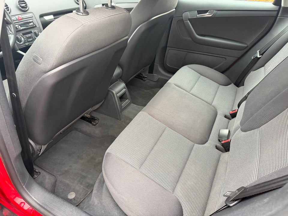 Audi A3 1,6 Ambiente Sportback 5d